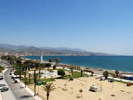 Appartements confortables avec piscine, A/C et parking à Torre del Mar, à proximité de la plage - Photo 4
