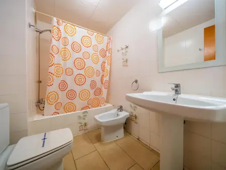 Appartement en bord de mer avec piscine à Torredembarra - 2 chambres, terrasse et parking inclus - Photo 8