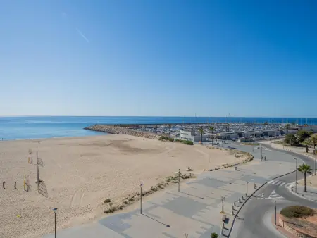Appartement en Front de Mer avec Terrasse et Piscine - 4 Chambres, Wifi, Parking à Torredembarra - Photo 3