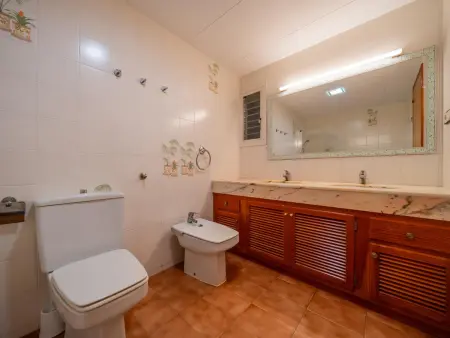 Appartement en Front de Mer avec Terrasse et Piscine - 4 Chambres, Wifi, Parking à Torredembarra - Photo 9