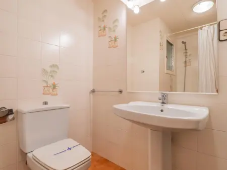 Appartement en Front de Mer avec Terrasse et Piscine - 4 Chambres, Wifi, Parking à Torredembarra - Photo 10