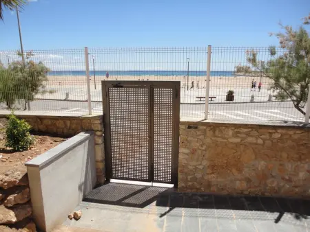 Appartement en Front de Mer avec Terrasse et Piscine - 4 Chambres, Wifi, Parking à Torredembarra - Photo 16