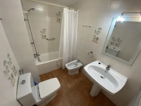Appartement en bord de mer avec piscine, terrasse et parking à Torredembarra - Photo 5