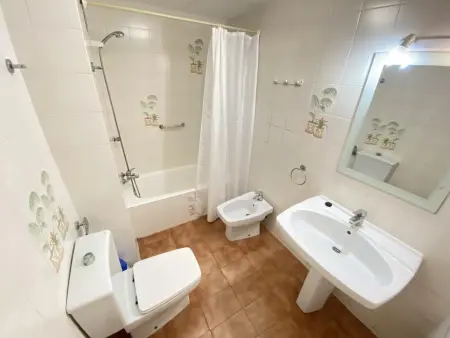 Appartement en bord de mer avec piscine, terrasse et parking à Torredembarra - Photo 6