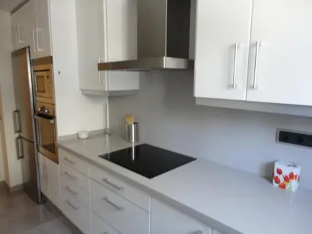 Charmant Appartement à 150m de la Mer avec Piscine, Climatisation et Parking à Torredembarra - Photo 3