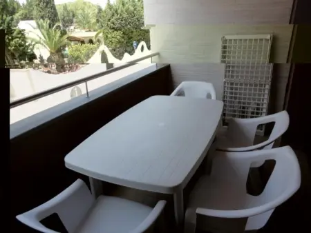 Charmant Appartement à 150m de la Mer avec Piscine, Climatisation et Parking à Torredembarra - Photo 10