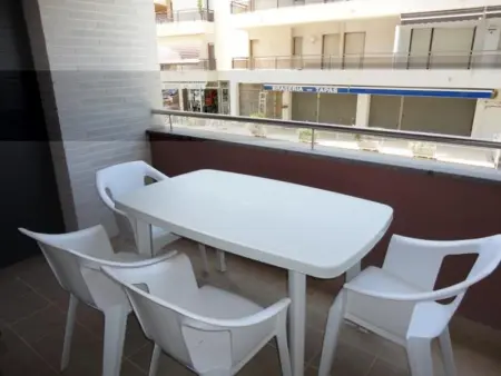 Charmant Appartement à 150m de la Mer avec Piscine, Climatisation et Parking à Torredembarra - Photo 11