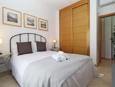 Charmant Appartement 2 Chambres au Cœur de Malaga avec Parking Privé et Wi-Fi Gratuit - Photo 7