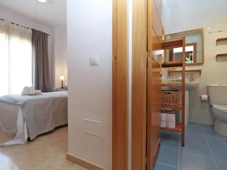 Charmant Appartement 2 Chambres au Cœur de Malaga avec Parking Privé et Wi-Fi Gratuit - Photo 8
