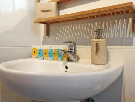 Charmant Appartement 2 Chambres au Cœur de Malaga avec Parking Privé et Wi-Fi Gratuit - Photo 19