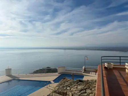 Appartement confortable 3 chambres avec climatisation, terrasse et piscine à Roses - Photo 17