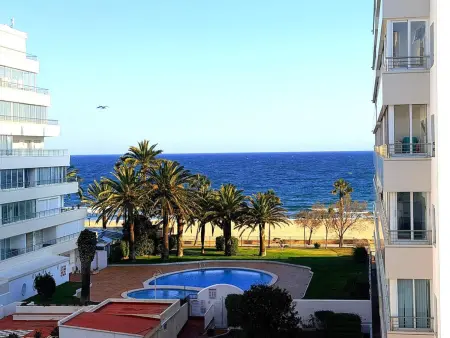 Appartement confort, 50m plage, 4 pers, terrasse, TV, lave-linge - Photo 1