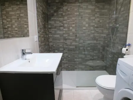 Appartement confort, 50m plage, 4 pers, terrasse, TV, lave-linge - Photo 12