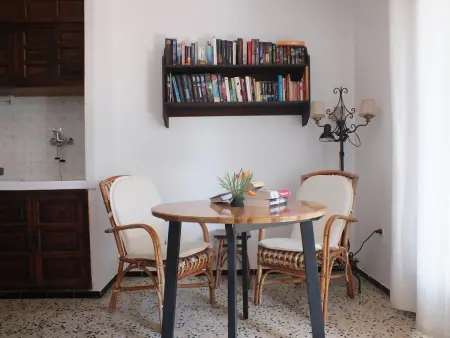 Appartement Confortable à Roses, 1 Chambre, Proche Plage, Terrasse Idéale pour 2/3 Personnes - Photo 2