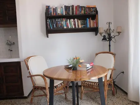 Appartement Confortable à Roses, 1 Chambre, Proche Plage, Terrasse Idéale pour 2/3 Personnes - Photo 5