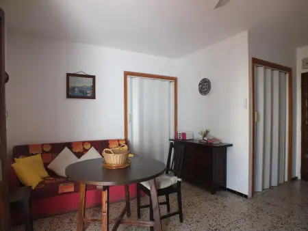 Appartement Confortable à Roses, 1 Chambre, Proche Plage, Terrasse Idéale pour 2/3 Personnes - Photo 9