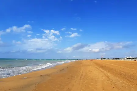 Appartamento ROSSO, Charmant appartement à Jesolo avec jardin - Photo 25