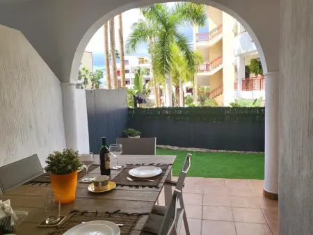 Oasis Palm Mar : Charmant Appartement avec Terrasse et Piscine, à 600m de la Mer à Tenerife - Photo 1