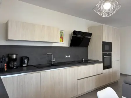 Appartement Confortable avec Terrasse à 5 Min du Centre, Navette Ski Gratuite ! - Photo 3