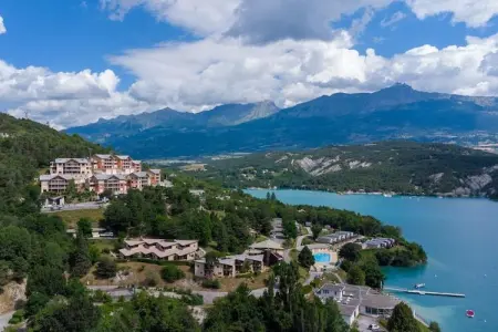Domaine de l'Ecrin du Lac Chorges Appartements - 3 ch 8 pers, Séjour au bord du lac Chorges avec cheminée - Photo 6