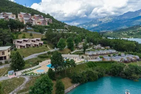 Domaine de l'Ecrin du Lac Chorges Appartements - 3 ch 8 pers, Séjour au bord du lac Chorges avec cheminée - Photo 12