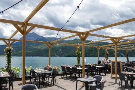 Domaine de l'Ecrin du Lac Chorges Appartements - 3 ch 8 pers, Séjour au bord du lac Chorges avec cheminée - Photo 18
