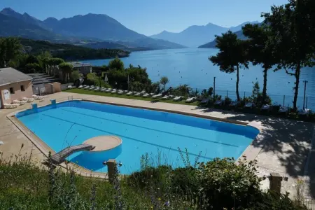 Domaine de l'Ecrin du Lac Chorges Appartements - 2 ch 6 pers, Séjour confortable pour groupe avec cheminée - Photo 1