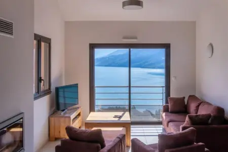 Domaine de l'Ecrin du Lac Chorges Appartements - 2 ch 6 pers, Séjour confortable pour groupe avec cheminée - Photo 2