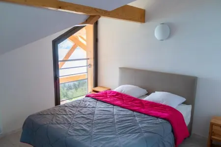 Domaine de l'Ecrin du Lac Chorges Appartements - 2 ch 6 pers, Séjour confortable pour groupe avec cheminée - Photo 7