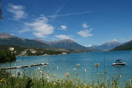 Domaine de l'Ecrin du Lac Chorges Appartements - 2 ch 6 pers, Séjour confortable pour groupe avec cheminée - Photo 19