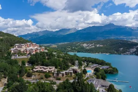 Domaine de l'Ecrin du Lac Chorges Appartements - 2 ch 6 pers, Séjour confortable pour groupe avec cheminée - Photo 20