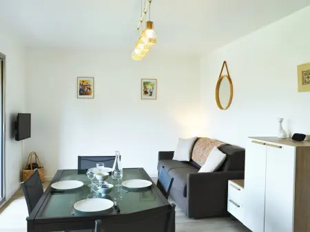Appartement rénové 2021 avec balcon et garage, proche golf, 3 pièces, 6 couchages, Le Lavandou. - Photo 3