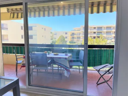 Appartement rénové 2021 avec balcon et garage, proche golf, 3 pièces, 6 couchages, Le Lavandou. - Photo 10