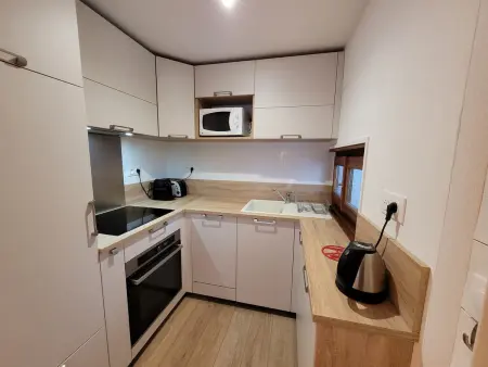 Appartement rénové, calme, proche centre, parking, Wifi inclus - Photo 3
