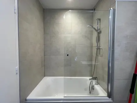 Studio spacieux rénové proche pistes avec balcon, WiFi inclus, pour 4 personnes à Pra Loup - Photo 9