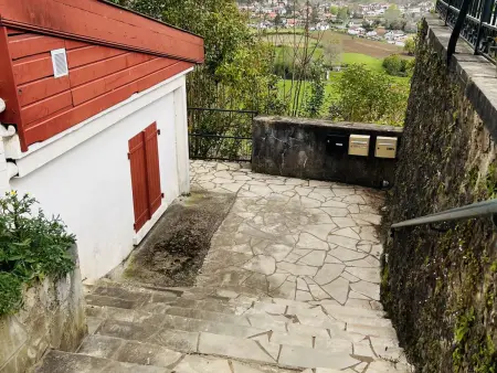 Appartement T2 de charme à Cambo, centre-ville, petite terrasse, Internet, animaux admis - Photo 1