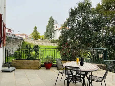 Appartement T2 de charme à Cambo, centre-ville, petite terrasse, Internet, animaux admis - Photo 2