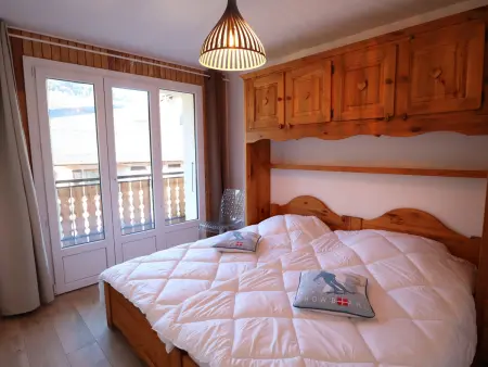 Appartement 6 personnes avec balcon, cœur du vieux village, proche remontées mécaniques et commerces - Photo 5