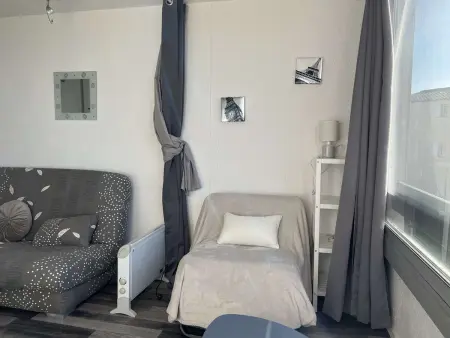 Studio pour 4 - Piscine, Parking, Lave-linge, Proche commerces - Photo 4