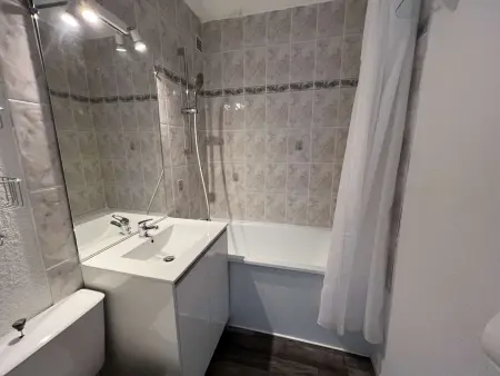 Studio pour 4 - Piscine, Parking, Lave-linge, Proche commerces - Photo 11