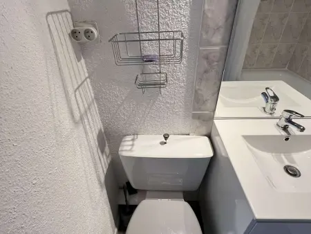 Studio pour 4 - Piscine, Parking, Lave-linge, Proche commerces - Photo 12