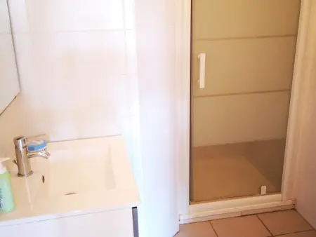 Appartement T2 avec Terrasse et Piscine, Parking Privé, Espace Aquatique - Le Barcarès - Photo 4
