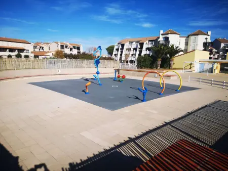 Appartement T2 avec Terrasse et Piscine, Parking Privé, Espace Aquatique - Le Barcarès - Photo 9