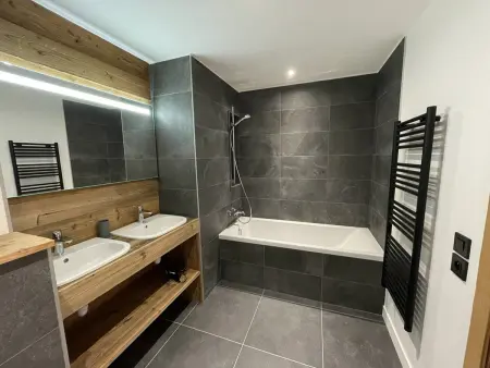 Appartement 5 pièces au pied des pistes, 8 pers, avec parking et WiFi - Photo 5