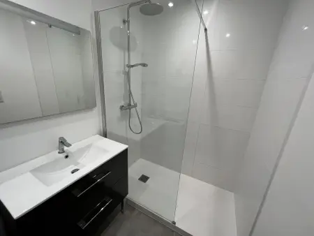 Appartement Moderne Centre-Ville, Proche Plage, 5 Couchages, Parking Privé - Photo 20