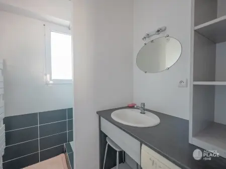Appartement plage et commerces, balcon, tout confort - Photo 9