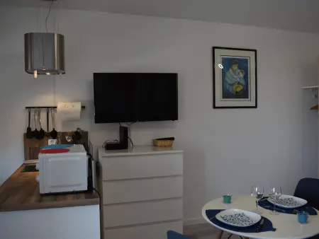 Studio cosy avec balcon et climatisation, proche des thermes - Photo 4