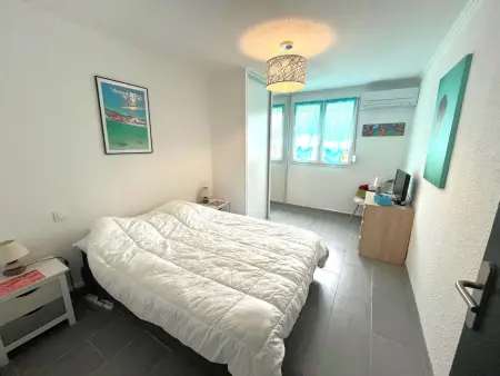 Beau 3 pièces climatisé, piscine privée, parking au Grau-du-Roi - Photo 9