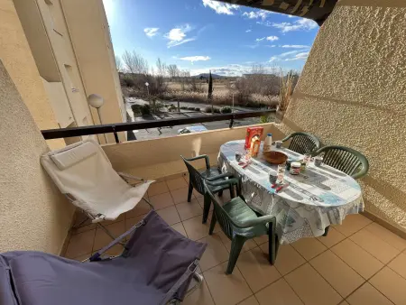 Appartement avec piscine et parking, proche des commerces - Photo 1