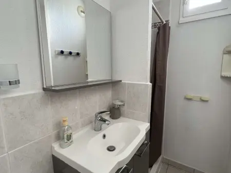 Appartement T3 avec Piscine, Clim, Terrasse, Parking Privé – À 600m de la Plage, 6 Pers. - Photo 11